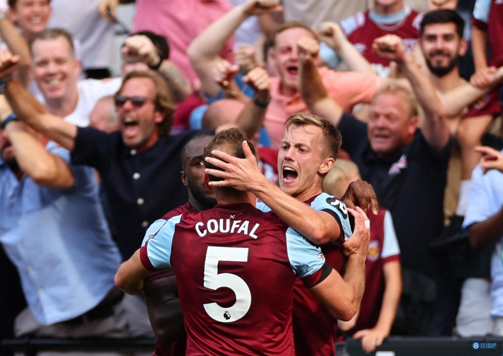 執教背景及 執教背景及